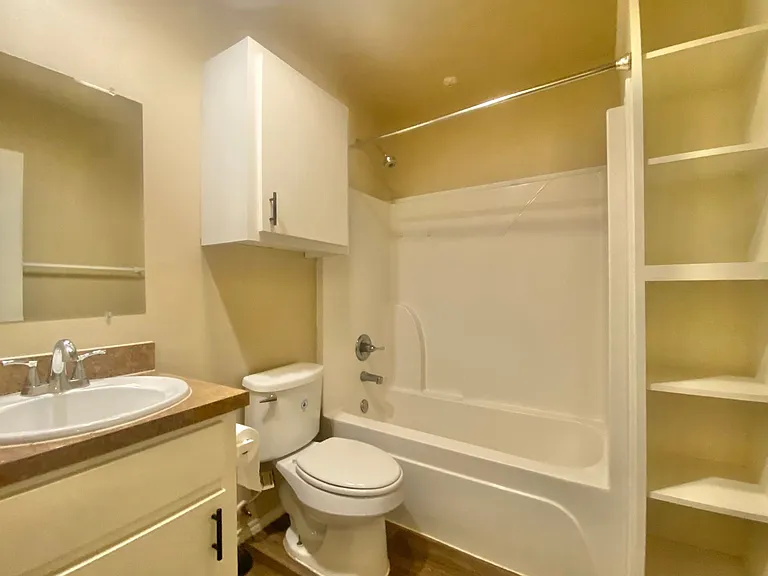 1512 E Ursuline St #2 — Photo 6