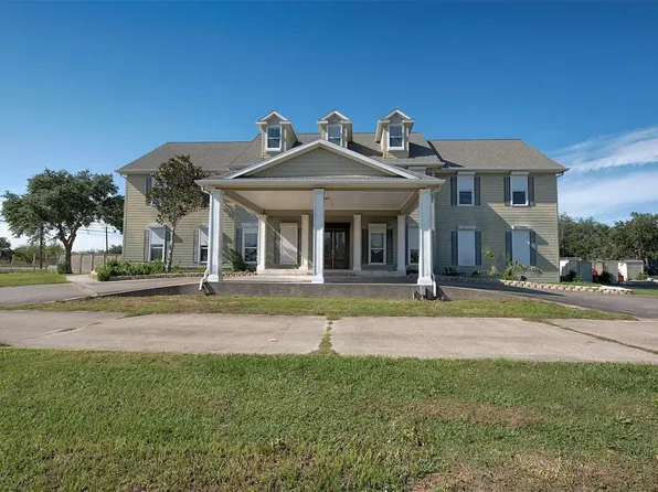 2293 E Bayshore Dr, San Leon, TX 77539