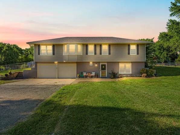 550 NW 58th St, Topeka, KS 66617