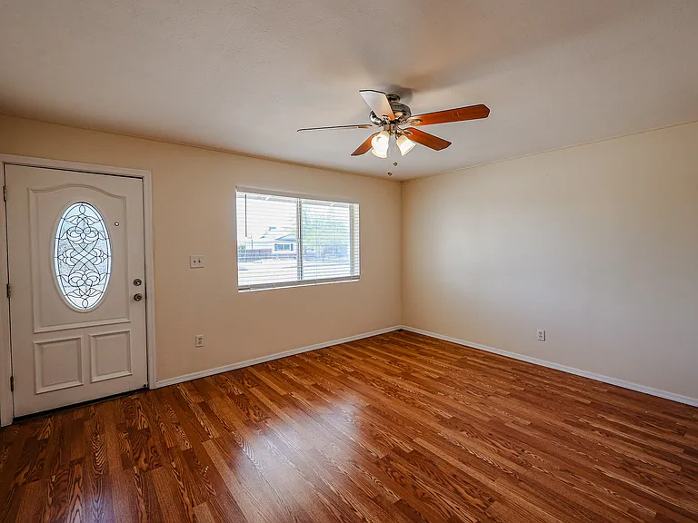2414 W Butler Dr — Photo 6
