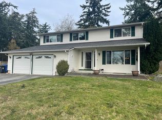1548 SW Robertson Dr, Oak Harbor, WA 98277