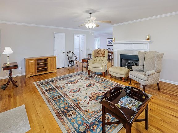 4th image of 144 Golden Grove Cir