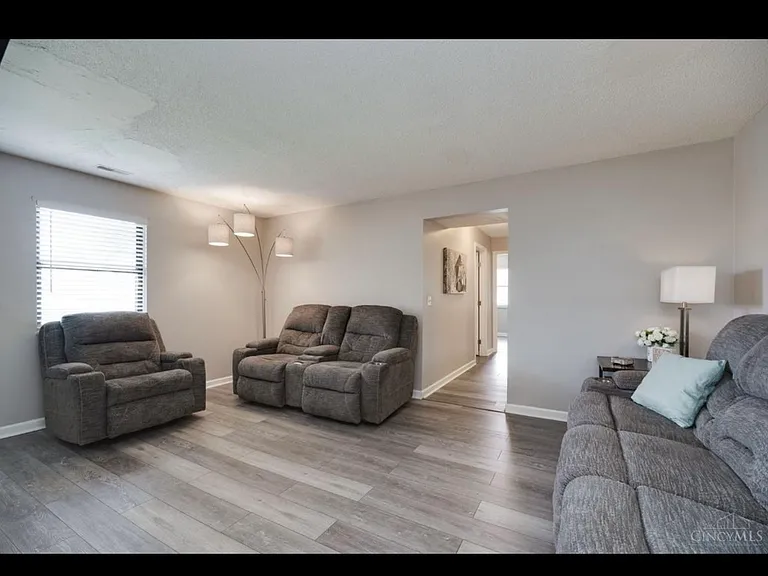 3163 Roesch Blvd #8 — Photo 2