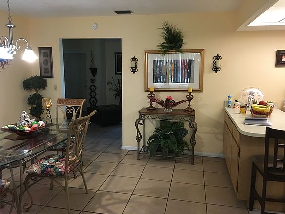 2nd image of 204 Quailview Dr