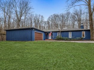 7444 Youngren Rd, Three Oaks, MI 49128