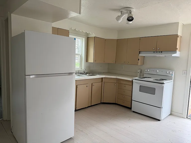 713 S Billings Blvd — Photo 5