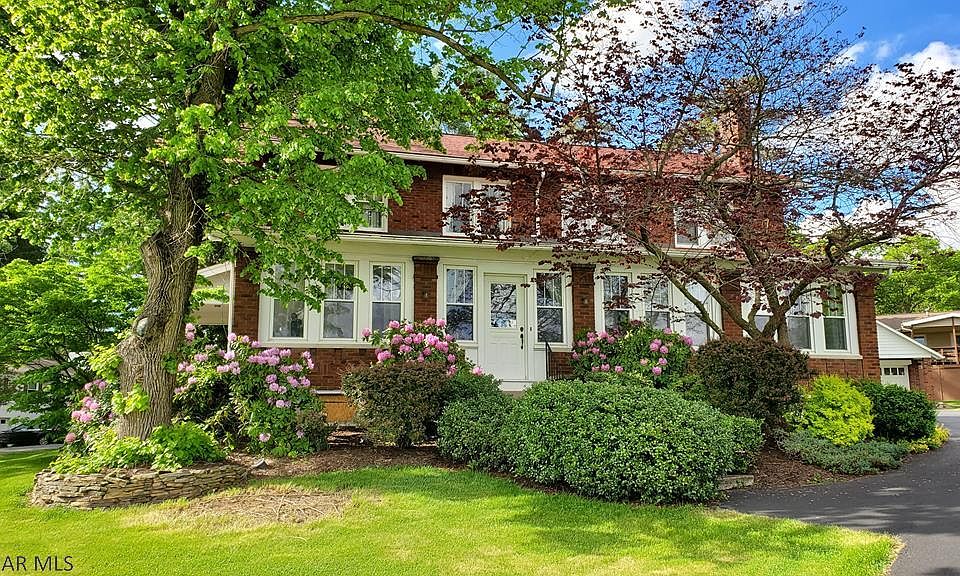 5 Fairlawn Dr, Hollidaysburg, PA 16648 Zillow