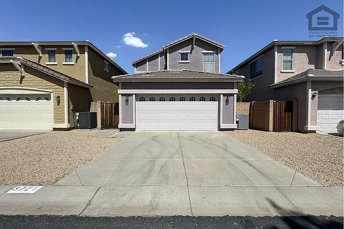 3721 E Kerry Ln