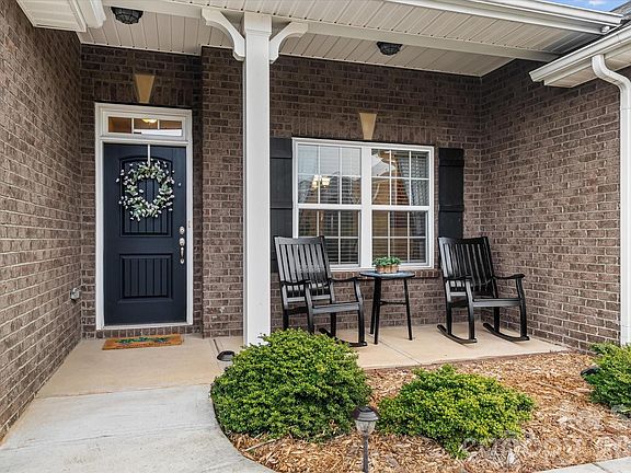 4th image of 111 Allenton Way