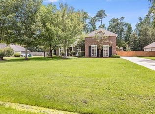 369 Winchester Cir, Mandeville, LA 70448