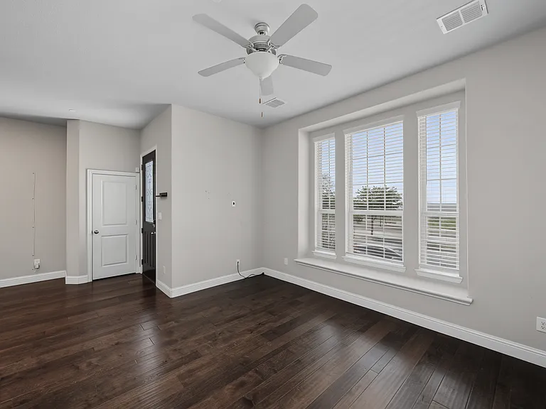 7513 Sunset Blvd — Photo 21
