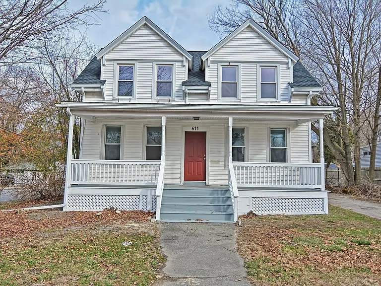 611 N Main St #2 — Photo 1
