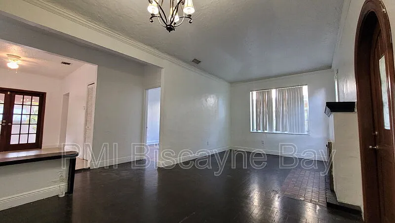 4 bed, 3.0 bath, $4,500 — Photo 3