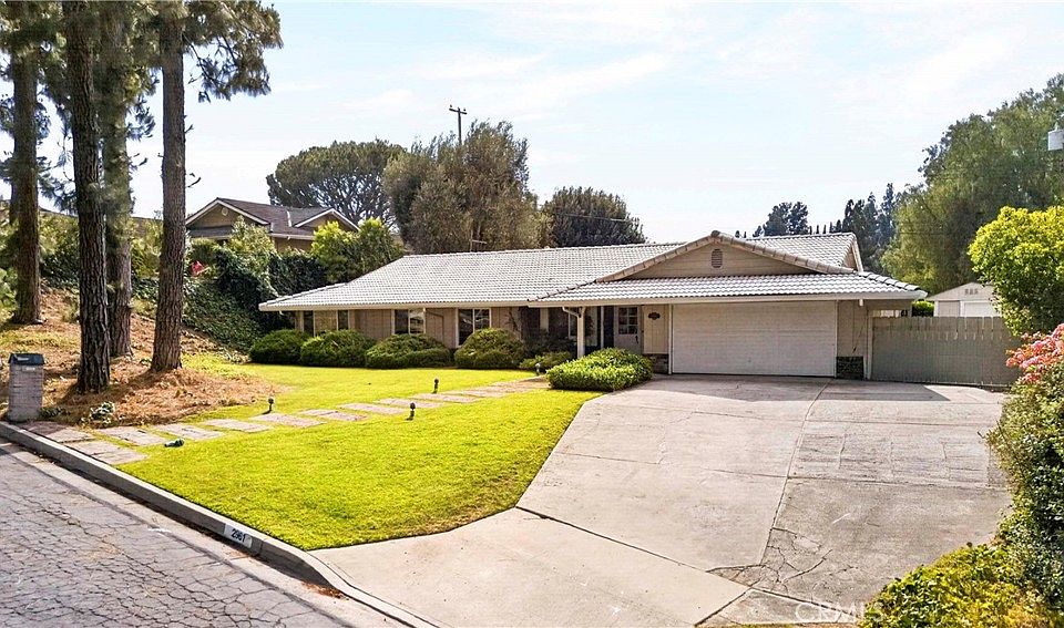 1st image of 2961 Juanita Pl