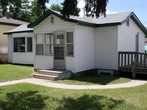 427 E 2nd St W, Brooks, AB T1R 0E8