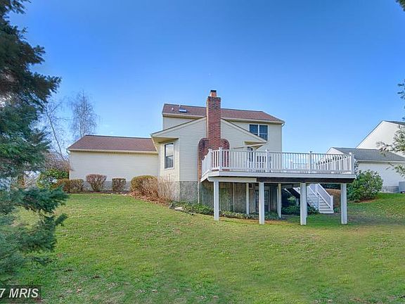 3rd image of 1208 Vance Ct