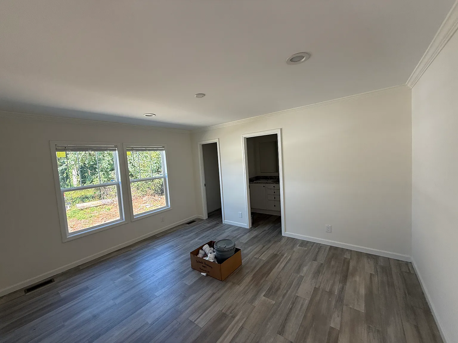 2 bed, $1,300 — Photo 3