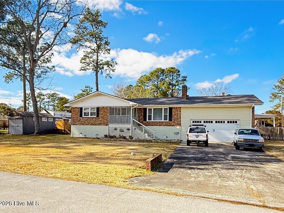 1st image of 387 Riverview Street