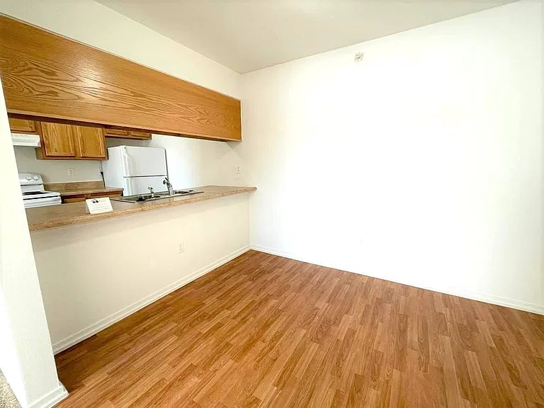 Thornridge Apartments — Photo 39