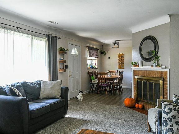 5th image of 657 Wiltshire Blvd