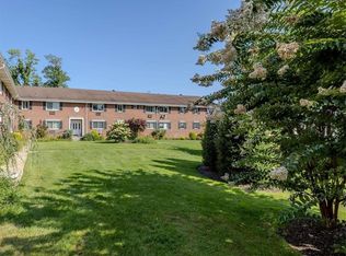 200 Merrick Rd APT C, Amityville, NY 11701