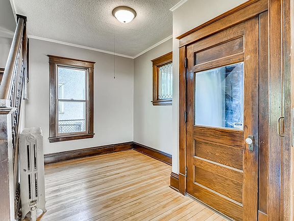 4th image of 1911 26th Ave N