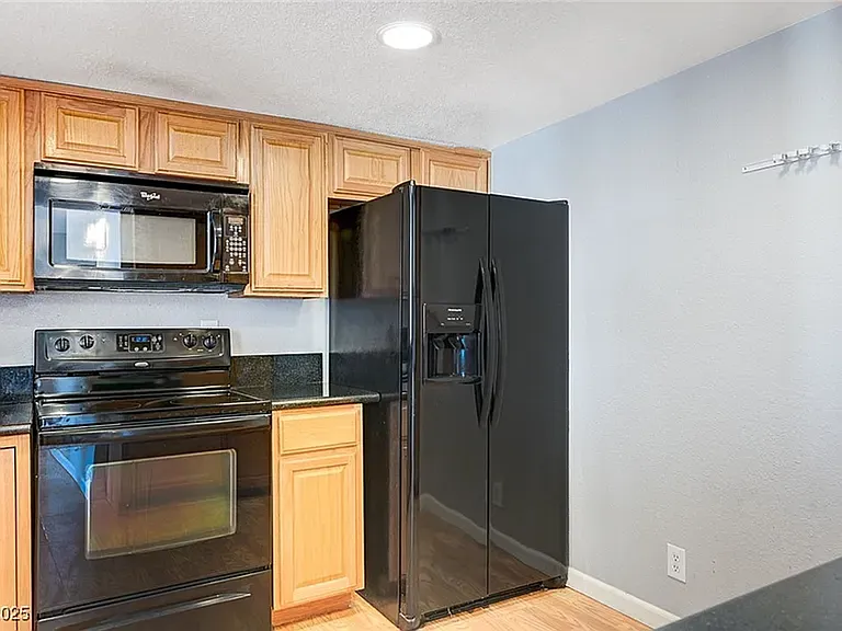 3930 University Center Dr #806 — Photo 11