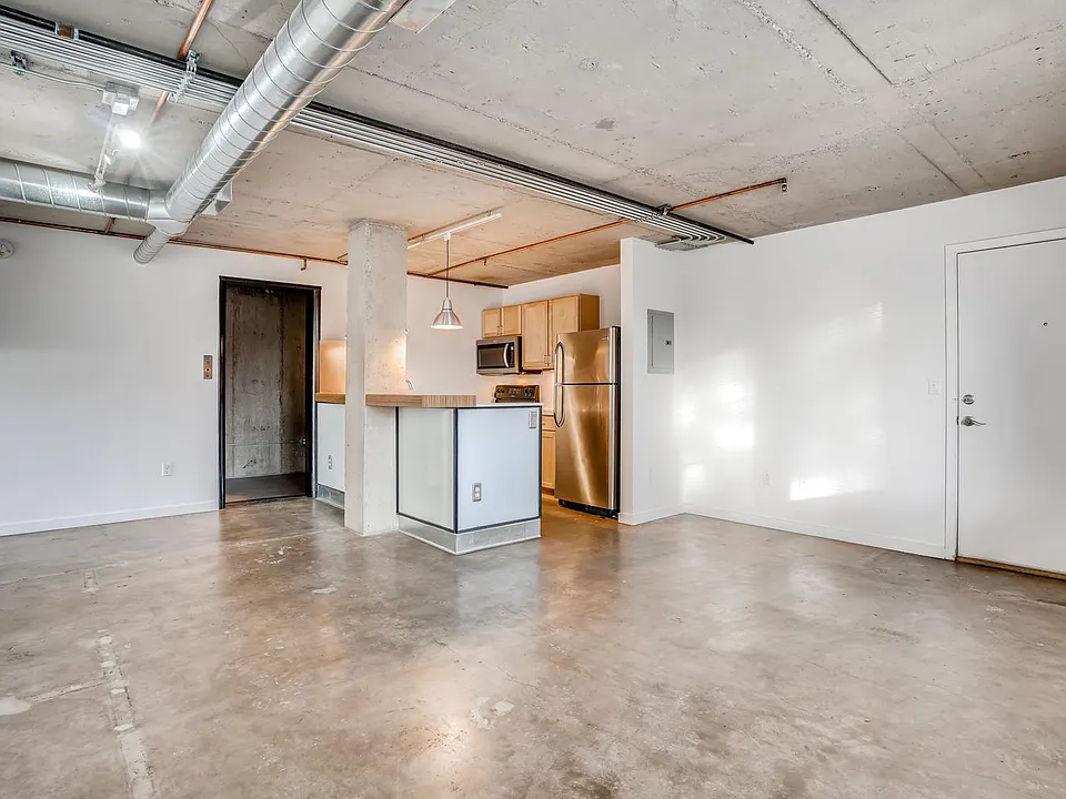 1180 Clermont St #301