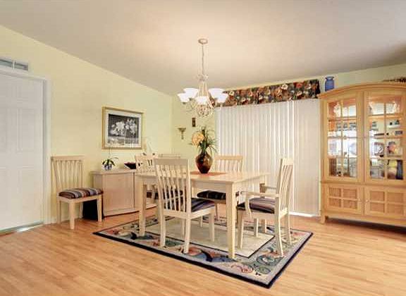 3rd image of 625 Papaya Cir