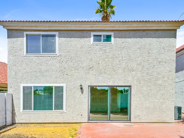 521 N Redrock St — Photo 17