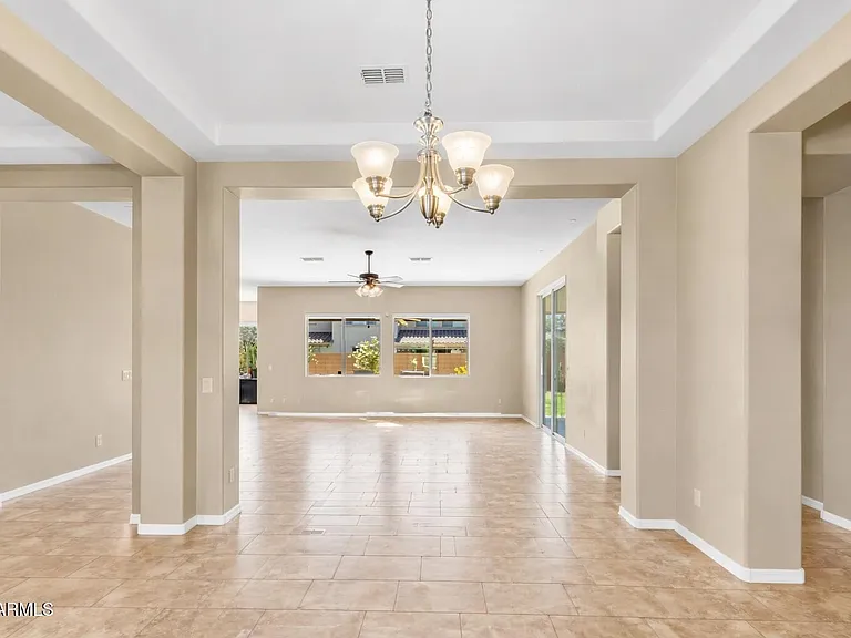 2827 E Muirfield St — Photo 22