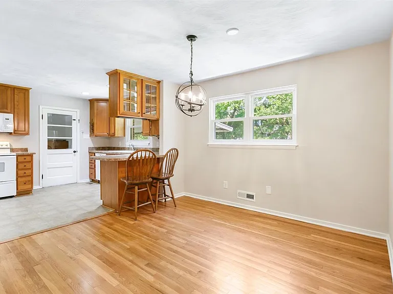 208 Longhill Rd — Photo 8