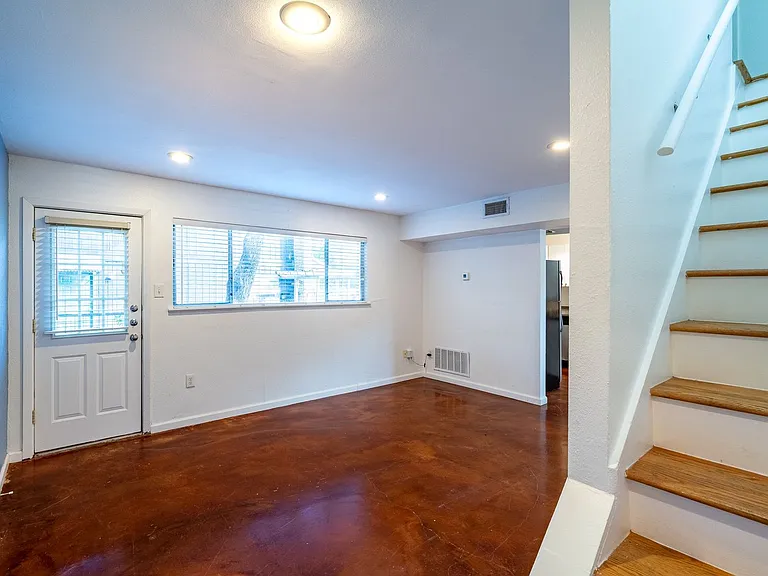 606 Franklin Blvd #A — Photo 9