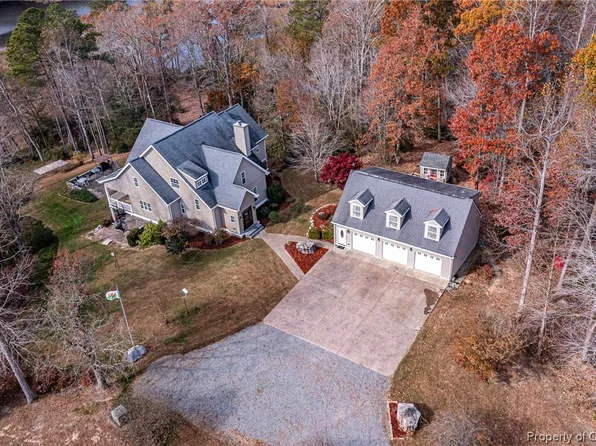 250 Echo Point Ln, Lancaster, VA 22503