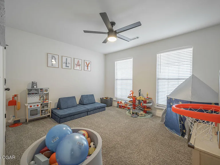 2110 Greystone Sq — Photo 13