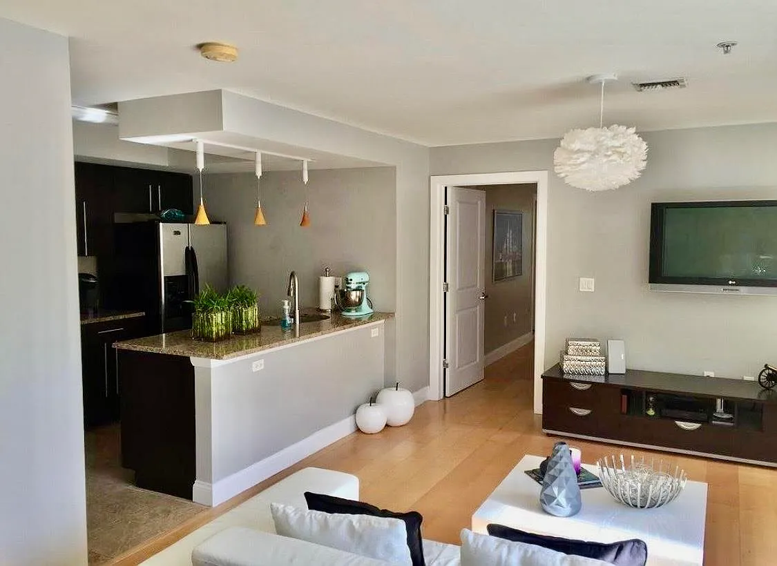 1 bed, 1.5 bath, 910 sqft, $2,500 — Photo 3