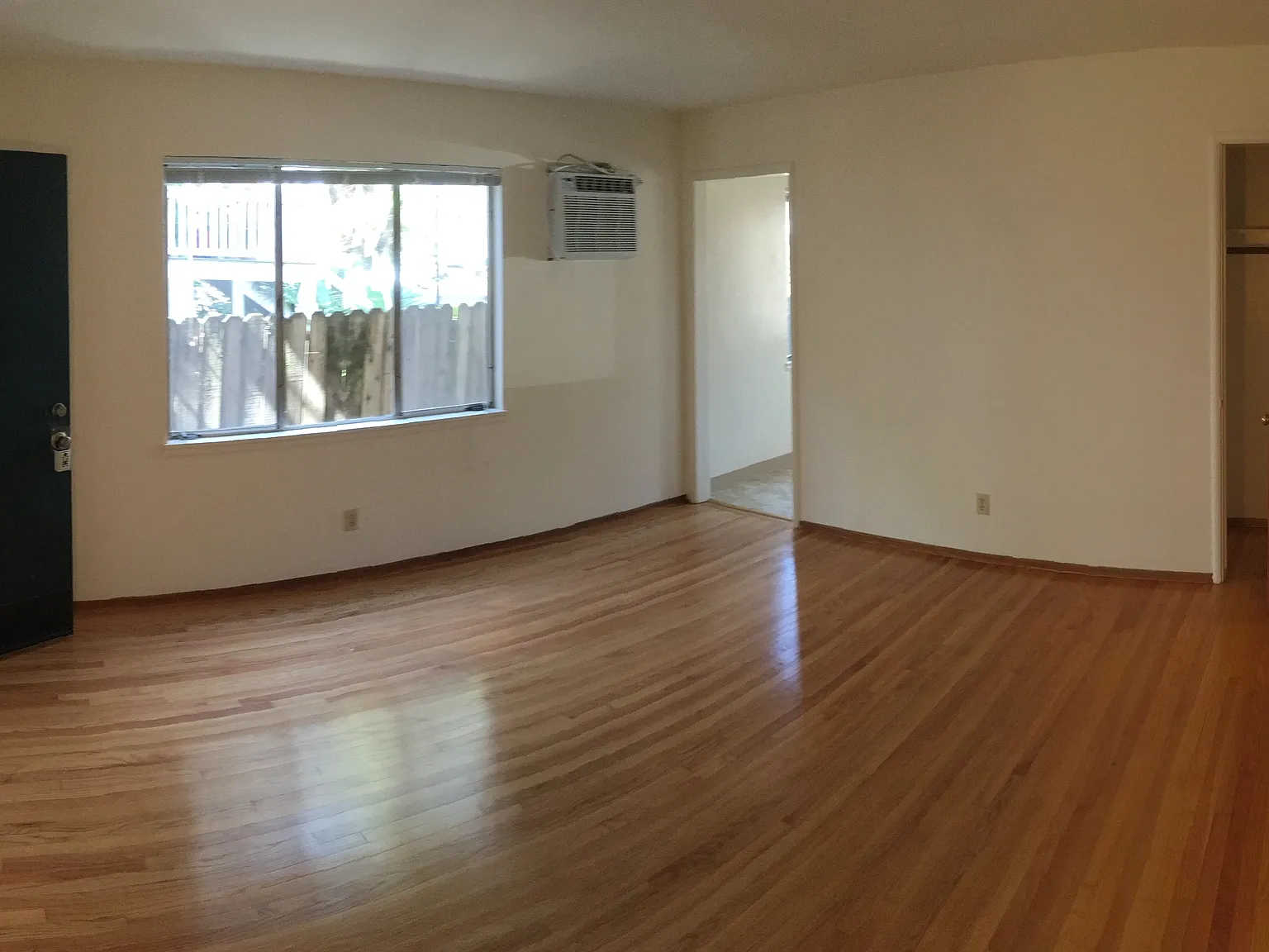 2 bed, 800 sqft, $1,750 — Photo 1