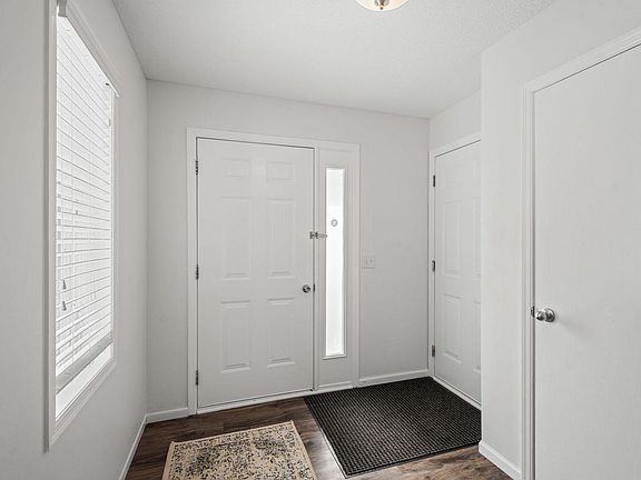4th image of 833 102nd Ln NE