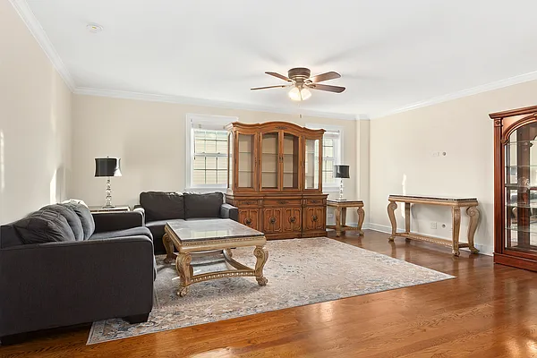 Rented by Compass | media 7