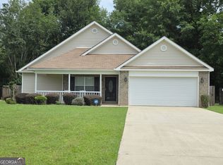 126 Sunnymeade Dr, Warner Robins, GA 31093