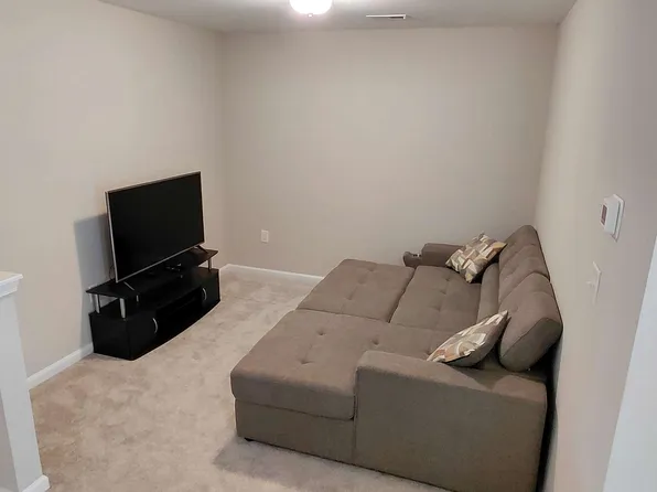 225 Berryfield Dr, Greensboro, NC 27410