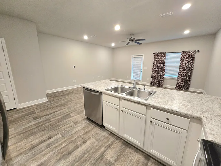 6012 Royal Port Ct — Photo 7