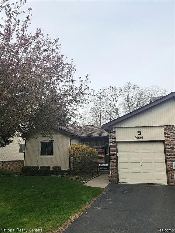 9025 E Bluewater Dr, Clarkston, MI 48348 Zillow