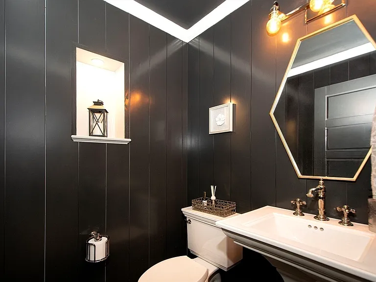 138 Elm St #30 — Photo 11