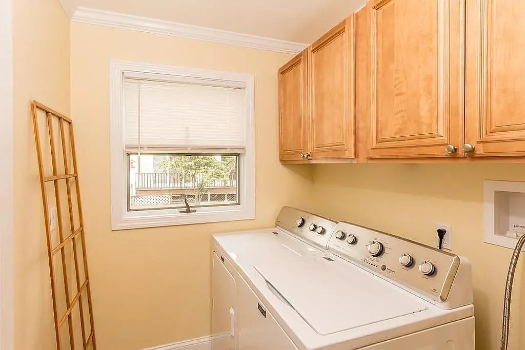 3 bed, 1200 sqft, $2,100 — Photo 4