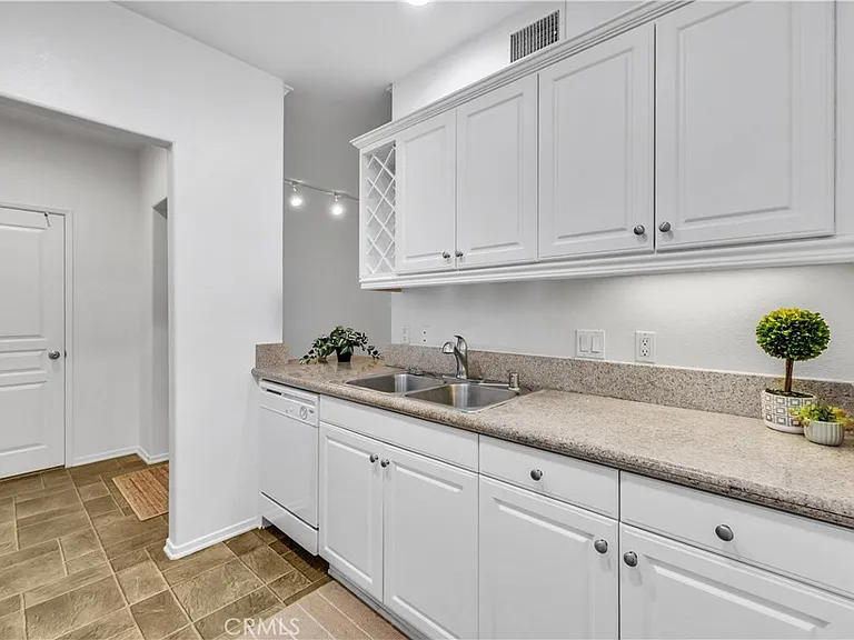 3212 Watermarke Pl — Photo 12