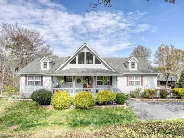 228 Brookhaven Dr, Blairsville, GA 30512