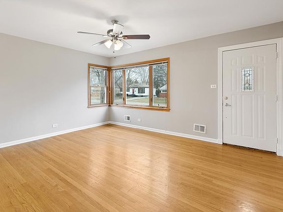 2nd image of 250 N Greenview Ave