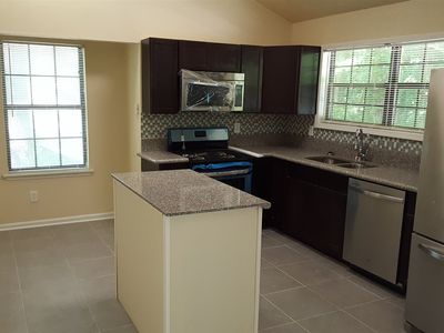 6670 Peppermill Ln, College Park, GA, 30349