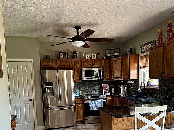 5th image of 3026 Congress Dr